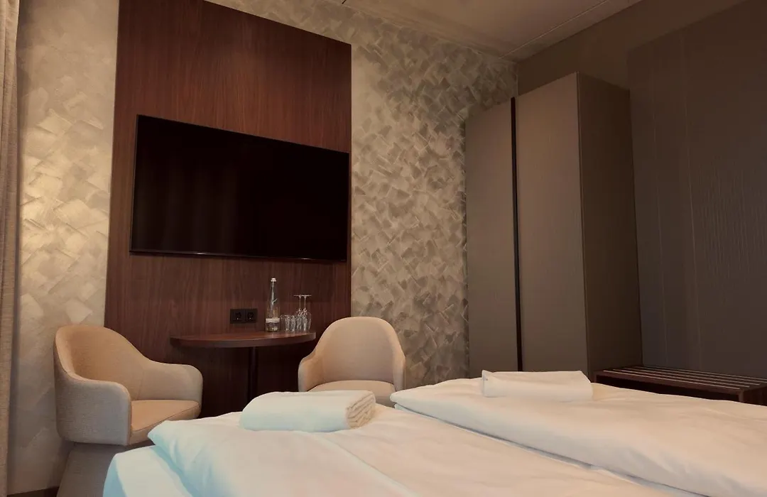 Bellman Hotel-1