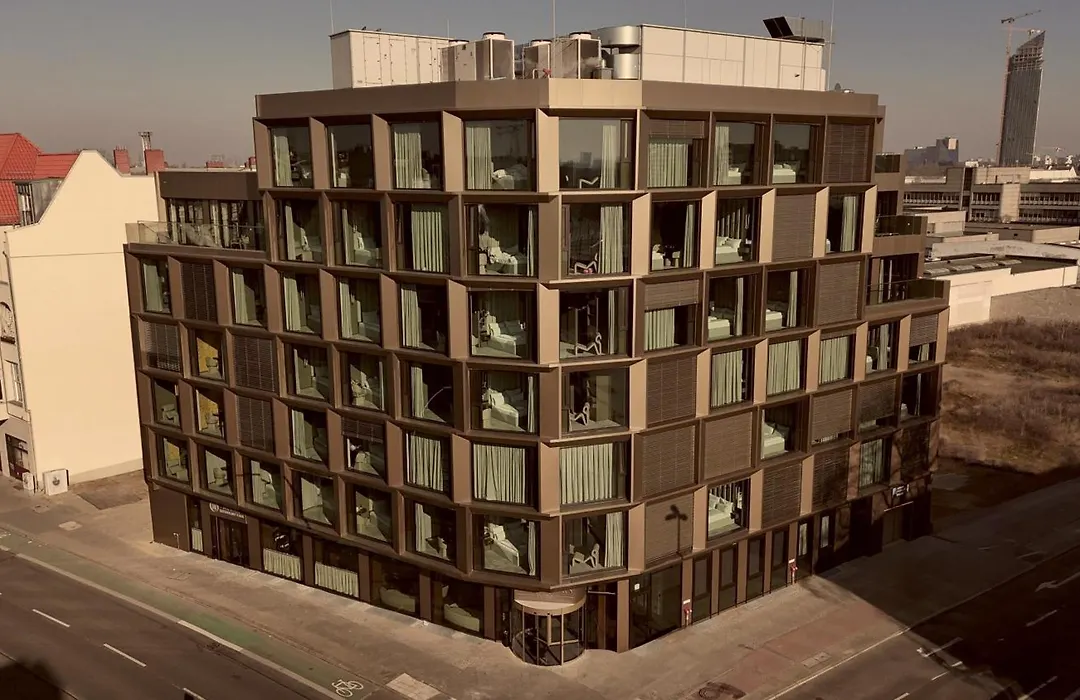 Bellman Hotel-1